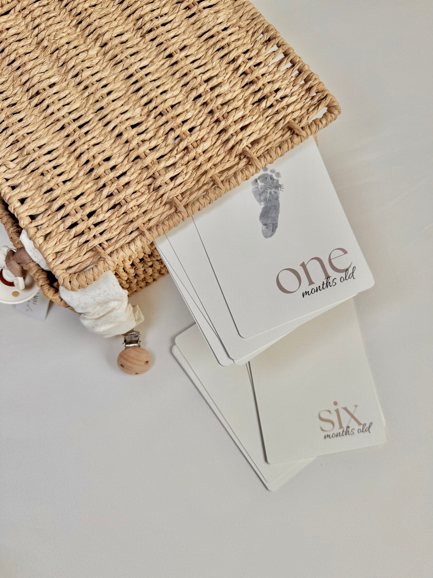 Meilensteinkarten für Babys – 1 bis 12 Monate inkl. Abdruck-Set